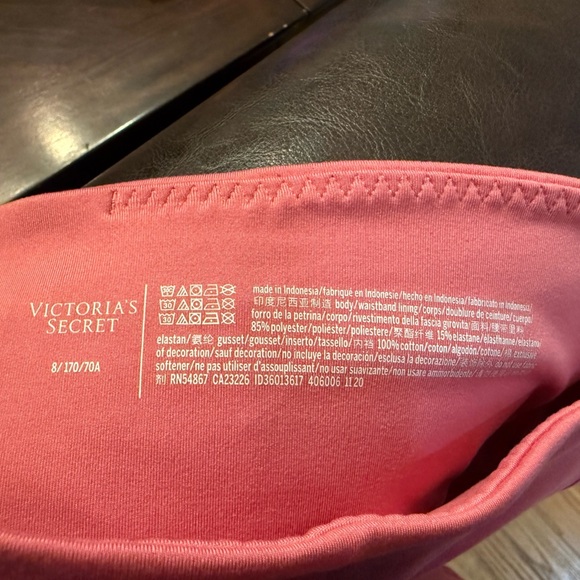 Victoria’s Secret Mauve Small Leggings with pockets - Picture 4 of 4